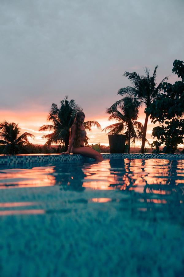 Lexias Hostel And Workspace - Siargao Catangnan Esterno foto